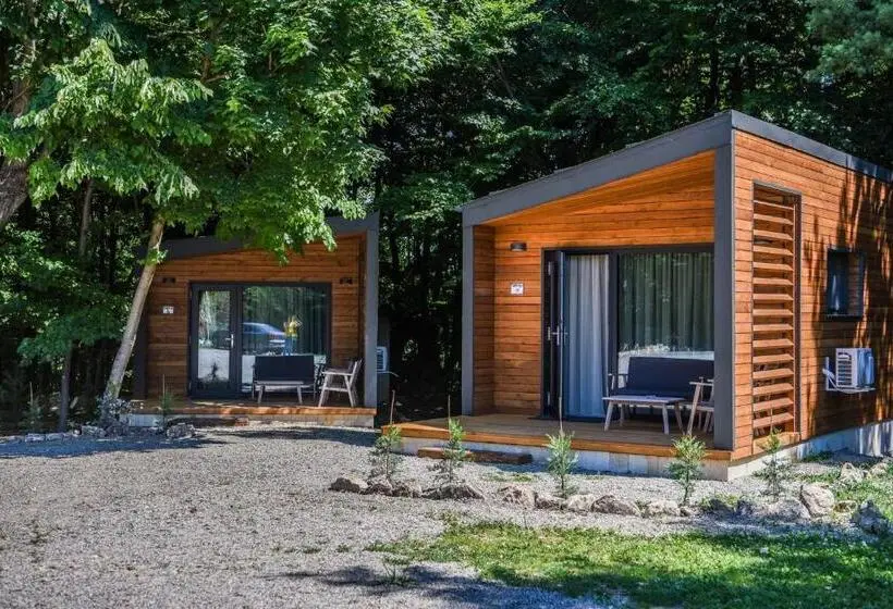 Standard-bungalow Puutarhanäkymä, Cetatuia