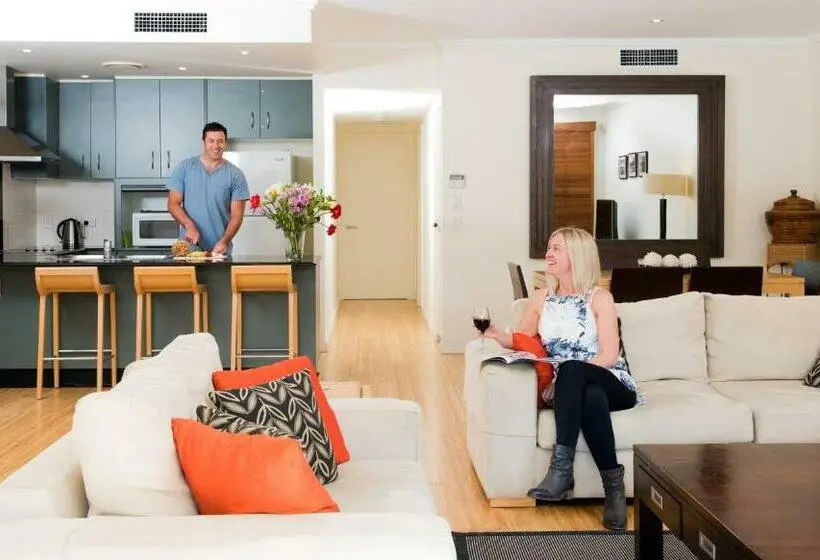 プールビューの２ベッドルームアパート, Colonial Resort Noosa