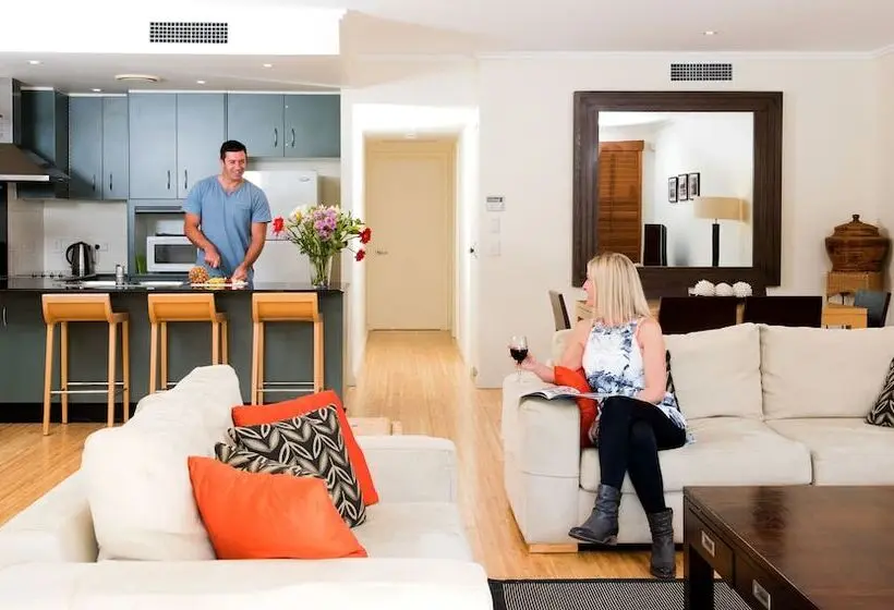 プールビューの２ベッドルームアパート, Colonial Resort Noosa