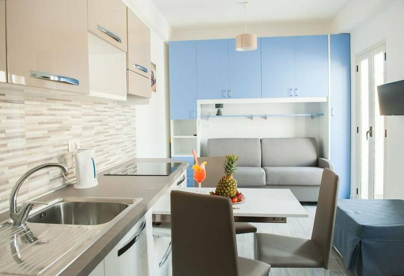 غرفة كومفورت إطلالة جانبية على البحر, Casa Vacanze B&b Ucciali