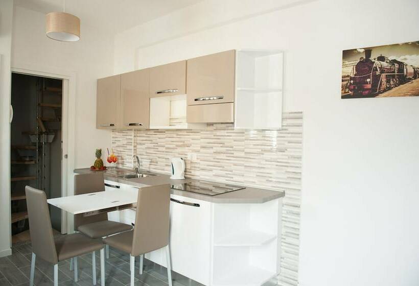 غرفة كومفورت إطلالة جانبية على البحر, Casa Vacanze B&b Ucciali