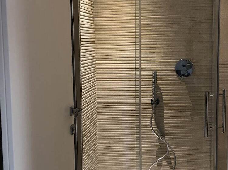 プールビュースタンダードルーム, Casablanca