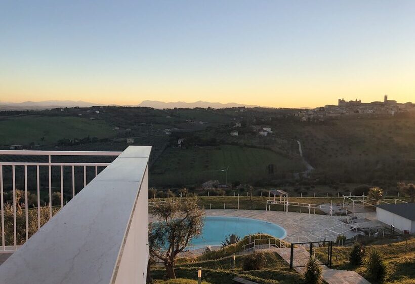 プールビュースタンダードルーム, Casablanca