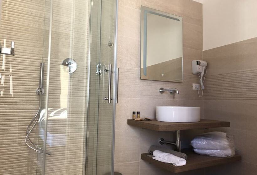 プールビューファミリールーム, Casablanca