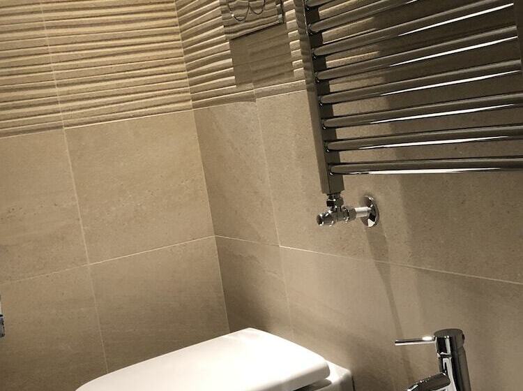 プールビューファミリールーム, Casablanca