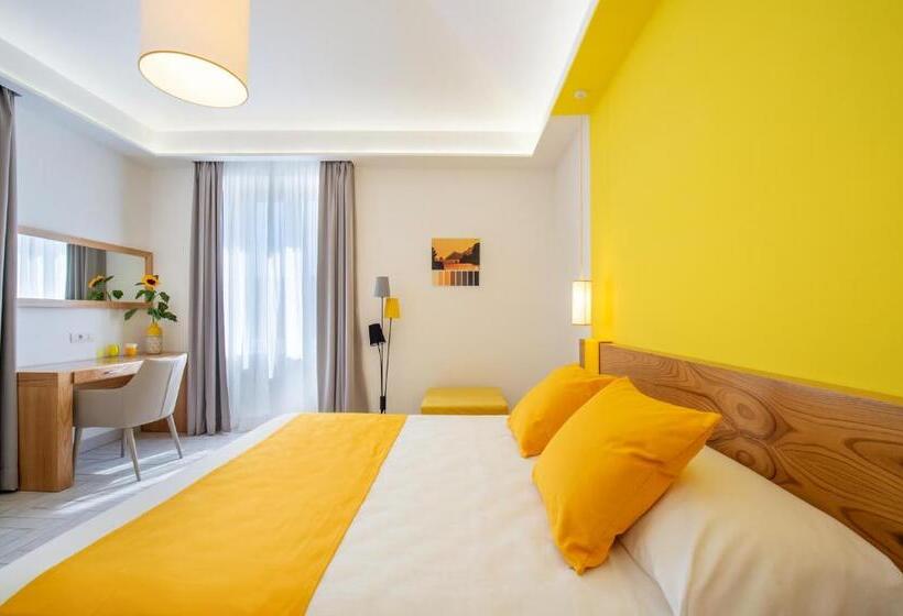 디럭스 트리플 룸, Corte's House