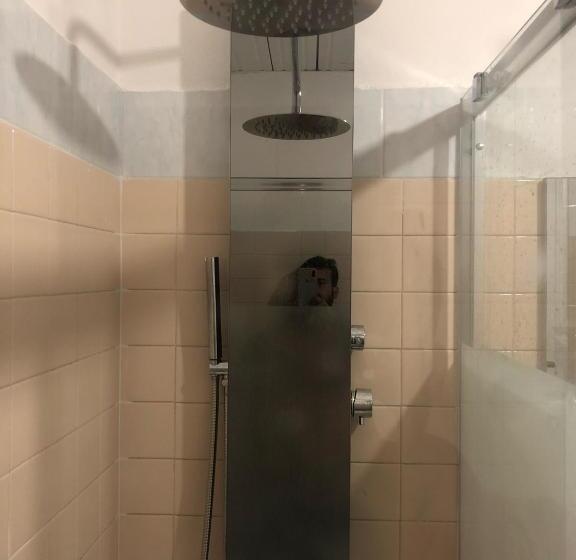 اتاق چهار تخته با دستشویی مشترک, Venice Diamond