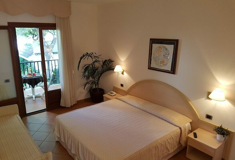 스탠다드 트리플 룸 가든 전망, Gabbiano Beach