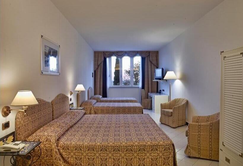 اتاق خانوادگی با چشم‌انداز دریا, Best Western Hotel Acqua Novella