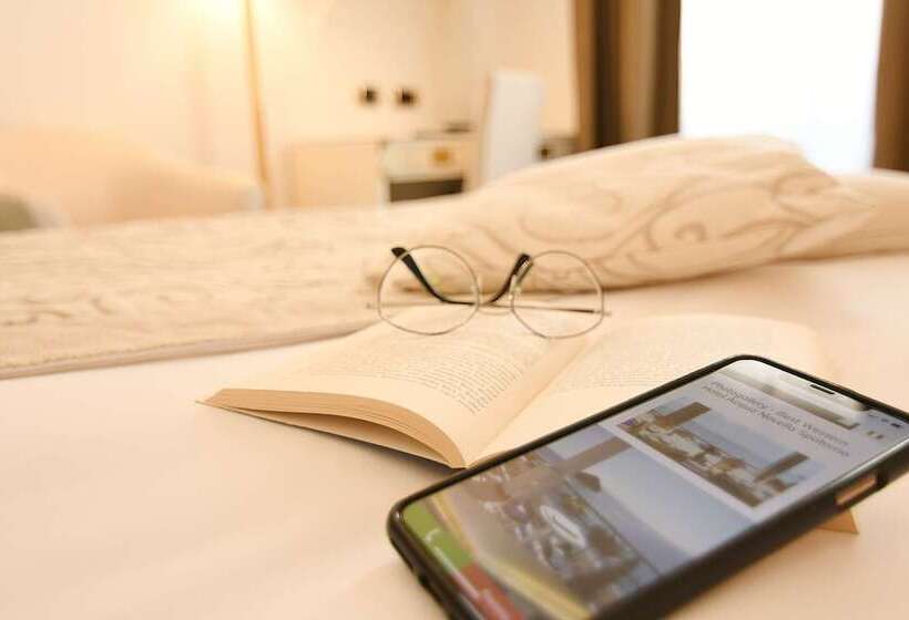 غرفة عائلية مطلّة علي البحر, Best Western Hotel Acqua Novella