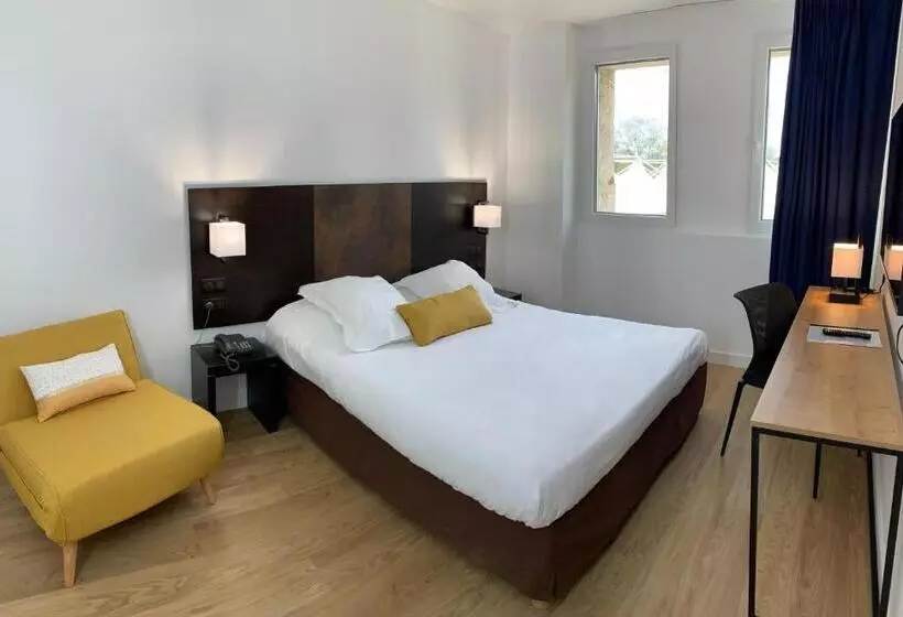 Chambre Standard Vue Jardin, Abbaye Du Golf De Lesigny
