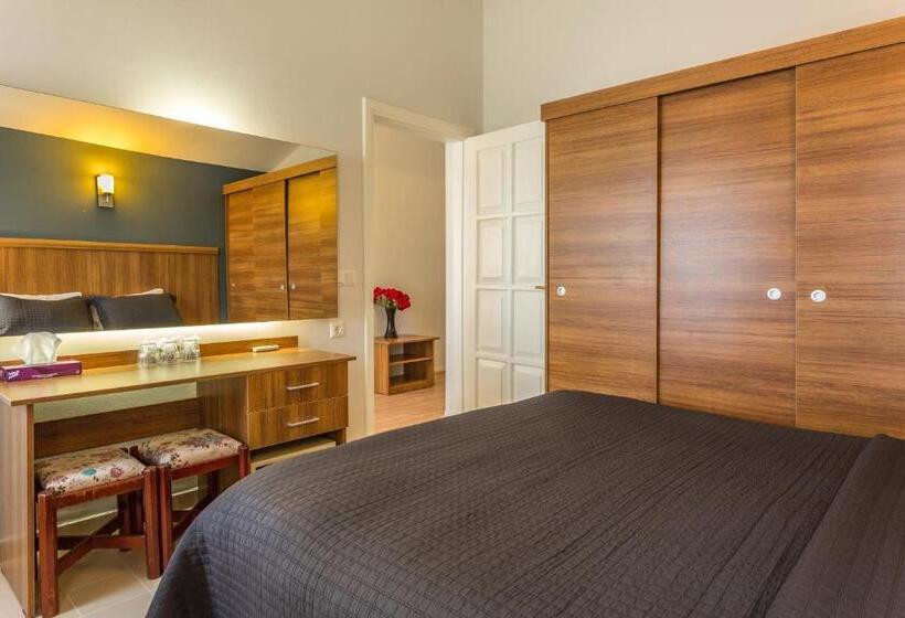 סוויטה אקזקיוטיב, Aqua Princess