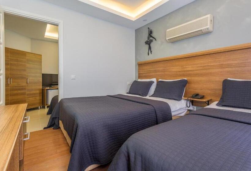 חדר סטנדרט לשלושה, Aqua Princess