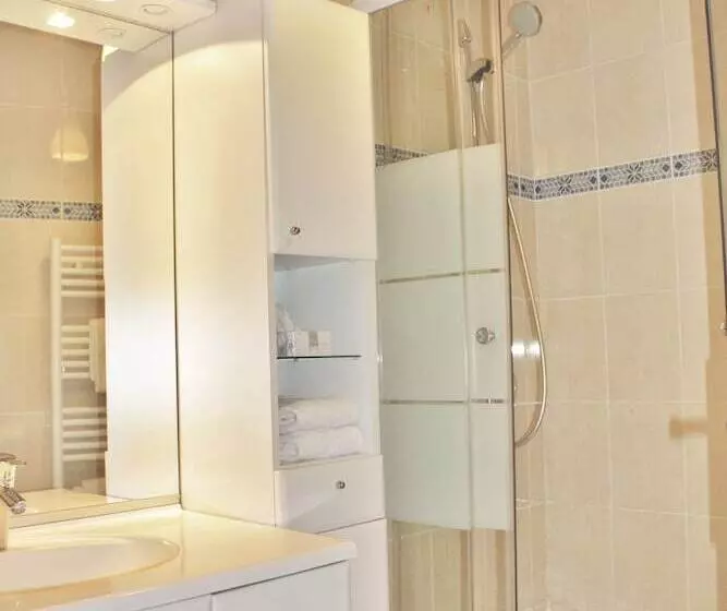 آپارتمان خانوادگی, Best Western Lyon Saint Antoine