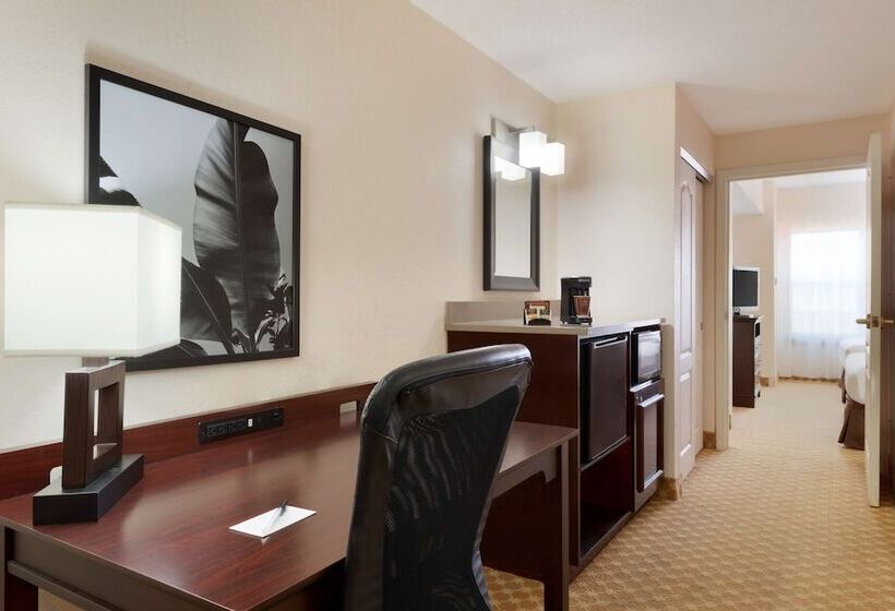 סוויטה מותאמת לאדם עם מוגבלויות, Country Inn & Suites By Radisson, St. Augustine Downtown Historic District, Fl