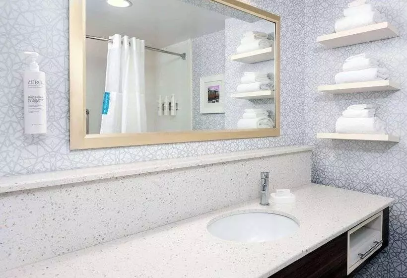 اتاق استاندارد, Hampton Inn Charlotteuptown