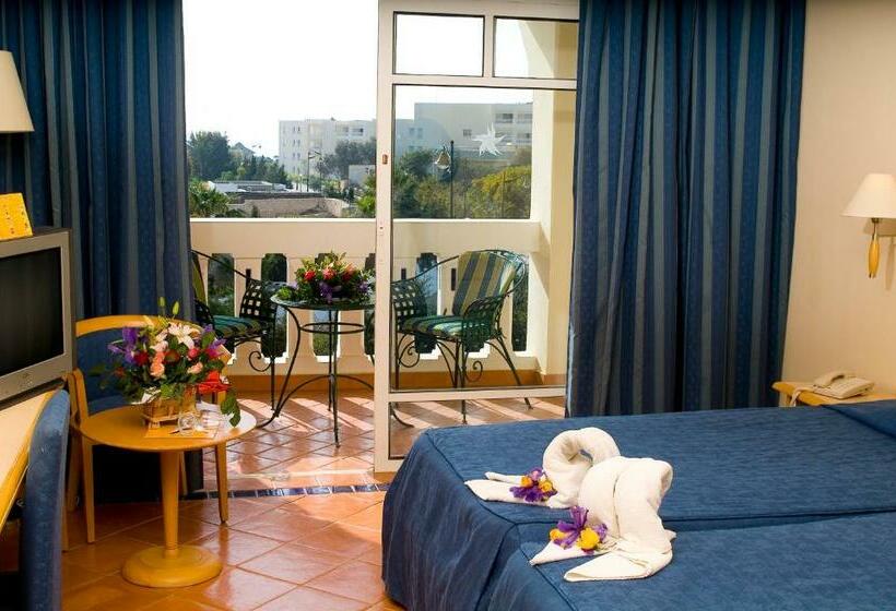 스탠다드 트리플 룸, Medina Belisaire And Thalasso