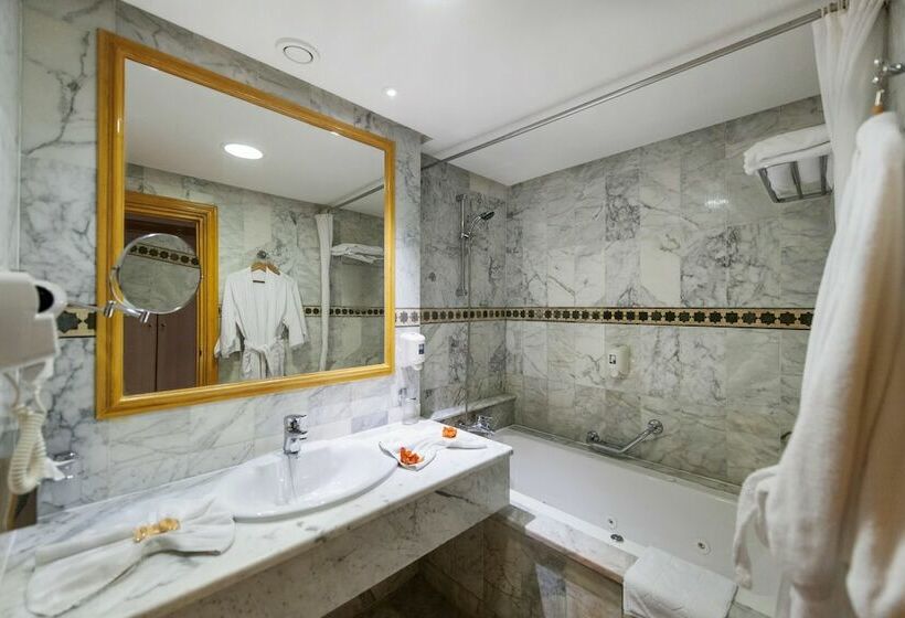 스탠다드 트리플 룸, Medina Belisaire And Thalasso