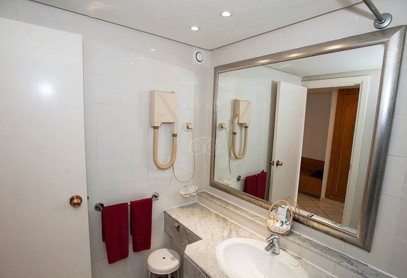 标准单人间, Riviera