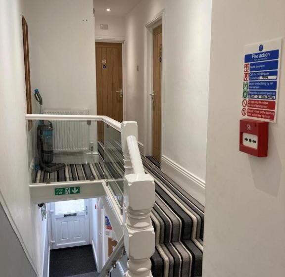 标准单人间, The Gladson Guesthouse