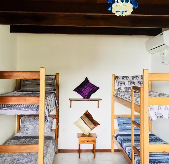 غرفة عائلية مطلّة علي البحر, Casas Coloniais