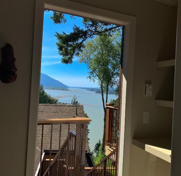 Стандартный Номер Кровать Кинг, The Fraser River's Edge B&b Lodge