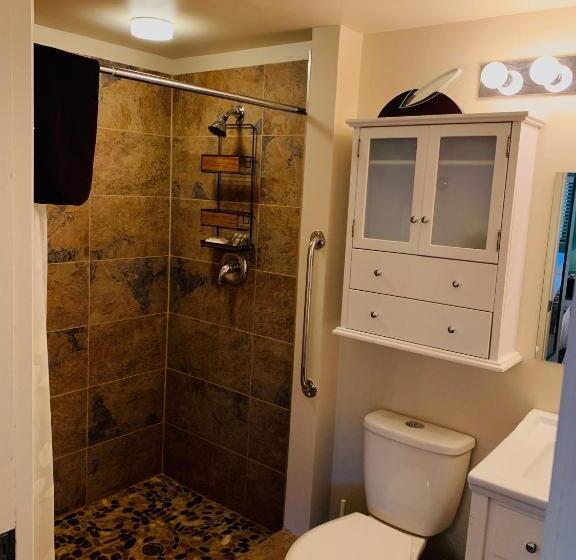 Номер Стандарт с Кухней, The Fraser River's Edge B&b Lodge