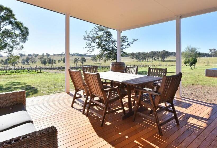 3 Bedroom House, Kinloch Cottage Renovated To New On Daisy Hill Vineyard