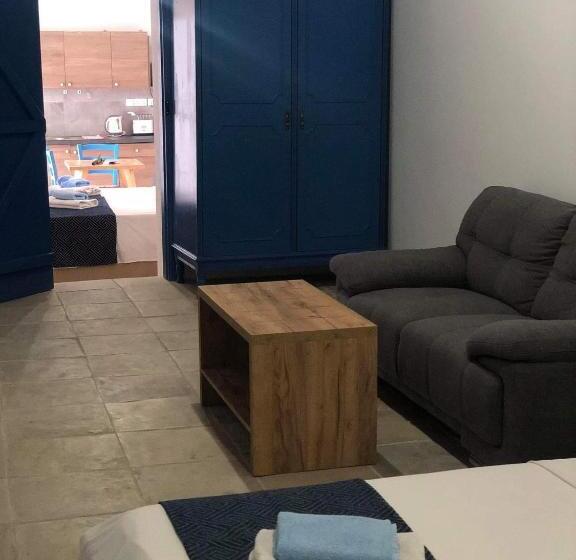 Апартаменты 1 Спальня Вид на Бассейн, Antonia Studios