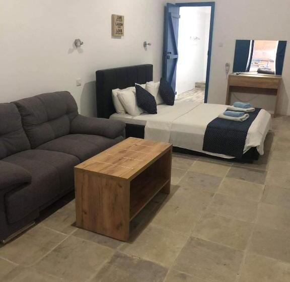 Апартаменты 1 Спальня Вид на Бассейн, Antonia Studios