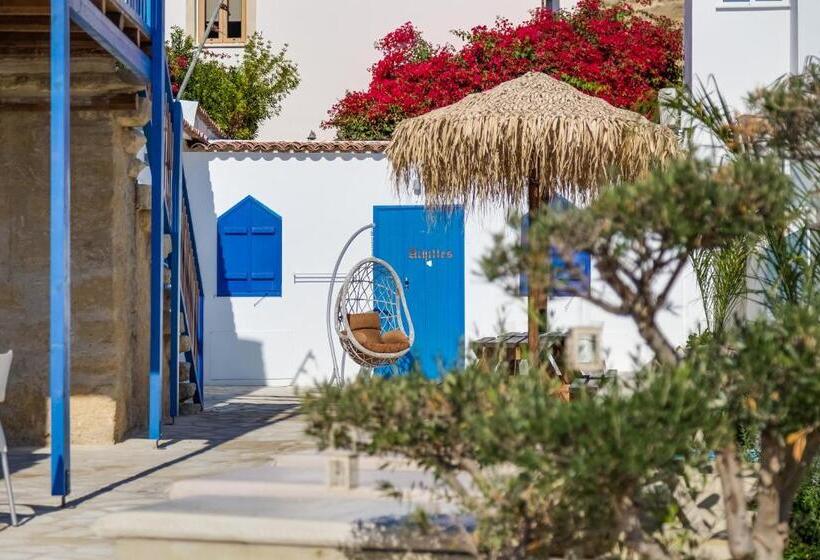 Студия Deluxe, Antonia Studios