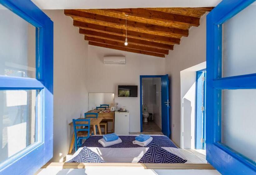 Студия Deluxe, Antonia Studios