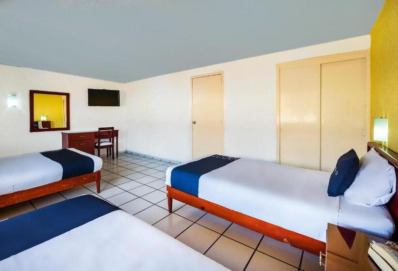 4 Bett Standardzimmer, Capital O Colón, Ciudad Guzmán Jalisco