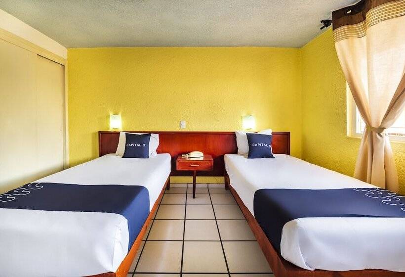 4 Bett Standardzimmer, Capital O Colón, Ciudad Guzmán Jalisco