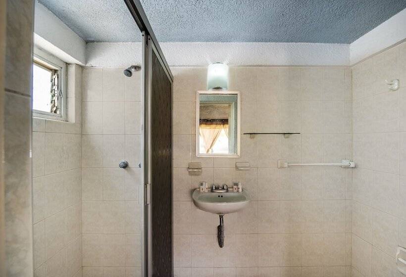 四人标准间, Capital O Colón, Ciudad Guzmán Jalisco