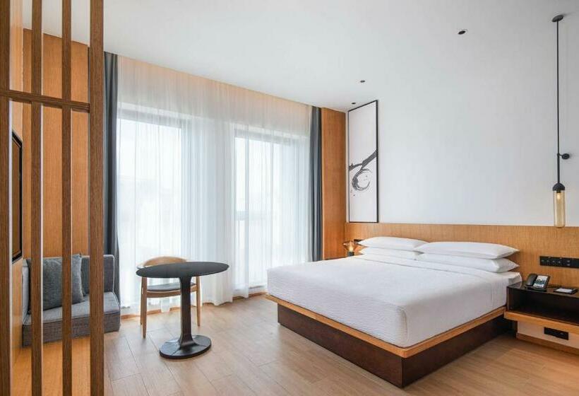 غرفة قياسية سرير كينج, Fairfield By Marriott Zhuhai Xiangzhou