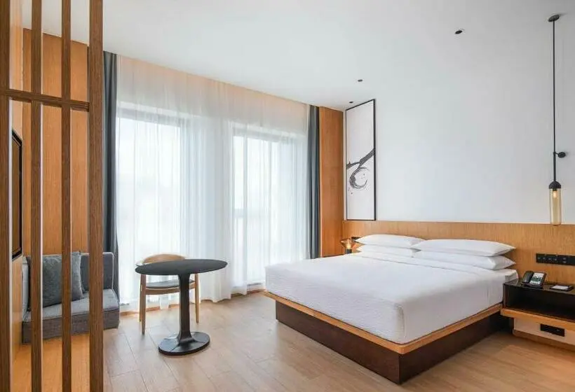 اتاق استاندارد با تخت بزرگ, Fairfield By Marriott Zhuhai Xiangzhou