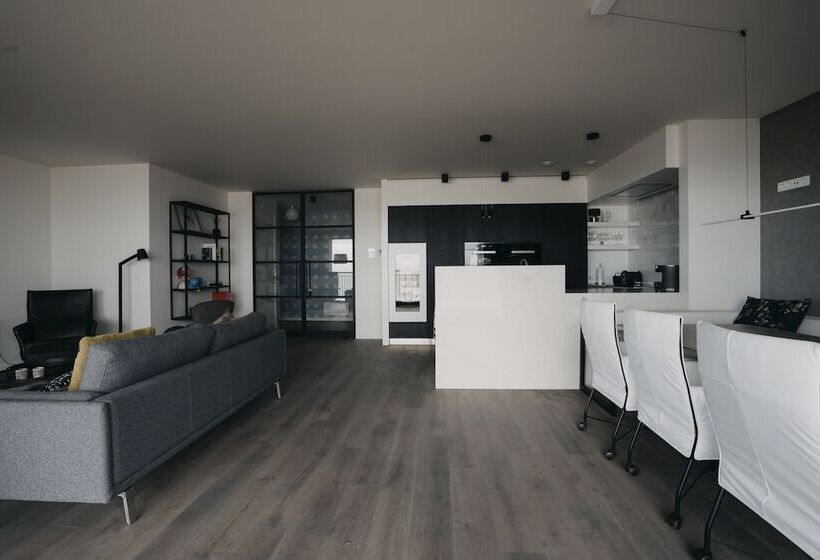 Семейные Апартаменты, Strand