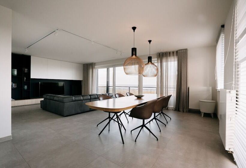 Семейные Апартаменты, Strand