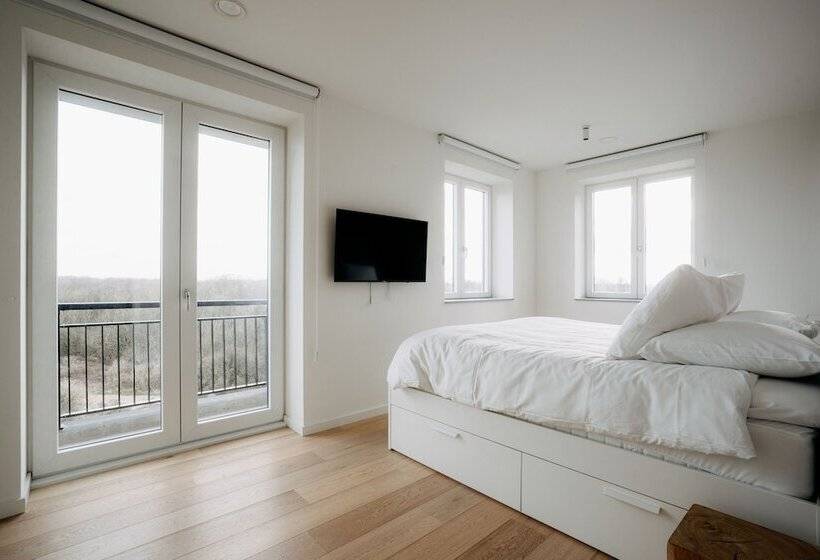 Семейные Апартаменты, Strand