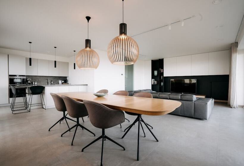 Семейные Апартаменты, Strand