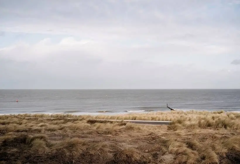 家族用アパートメント, Strand