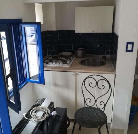 带花园景观的标准工作室, Villaggio Sant'andrea