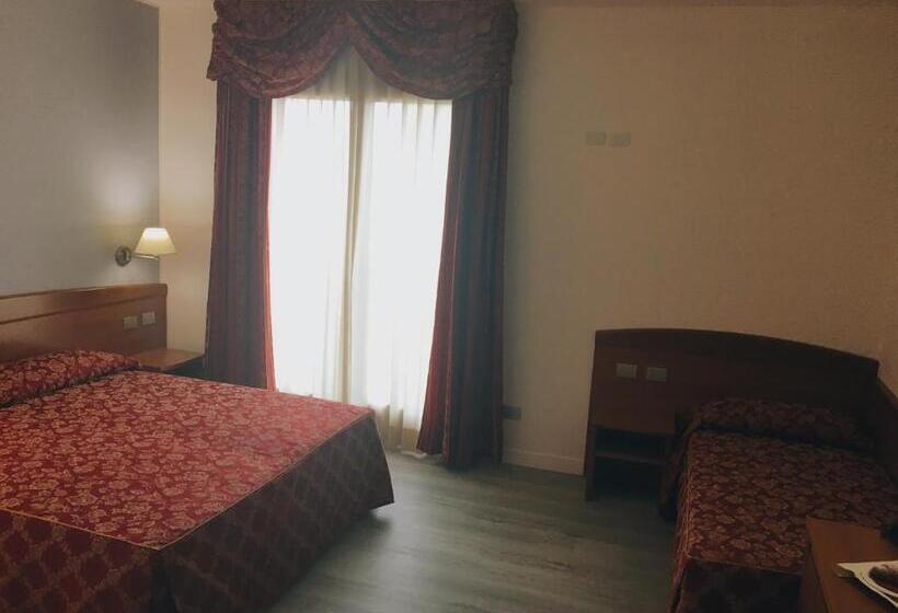 غرفة قياسية ثلاثية, Alla Croce