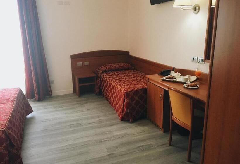 غرفة قياسية ثلاثية, Alla Croce