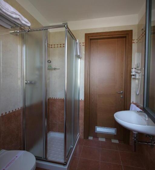 غرفة قياسية ثلاثية, Alla Croce