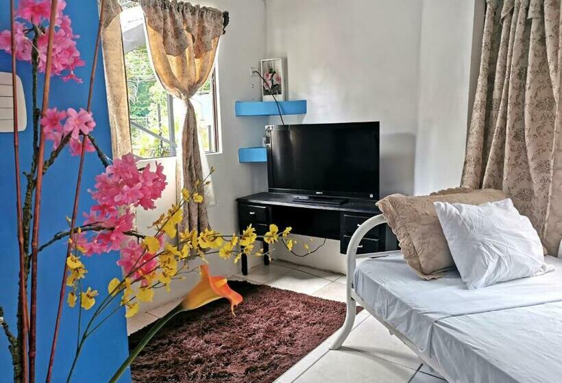 חדר משפחתי, Cabinas Cafe Del Mar