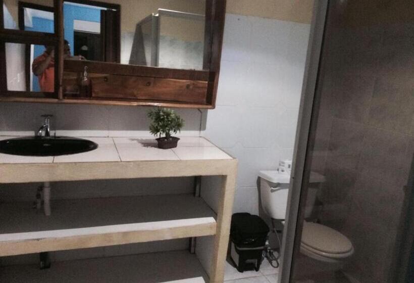 חדר משפחתי, Cabinas Cafe Del Mar