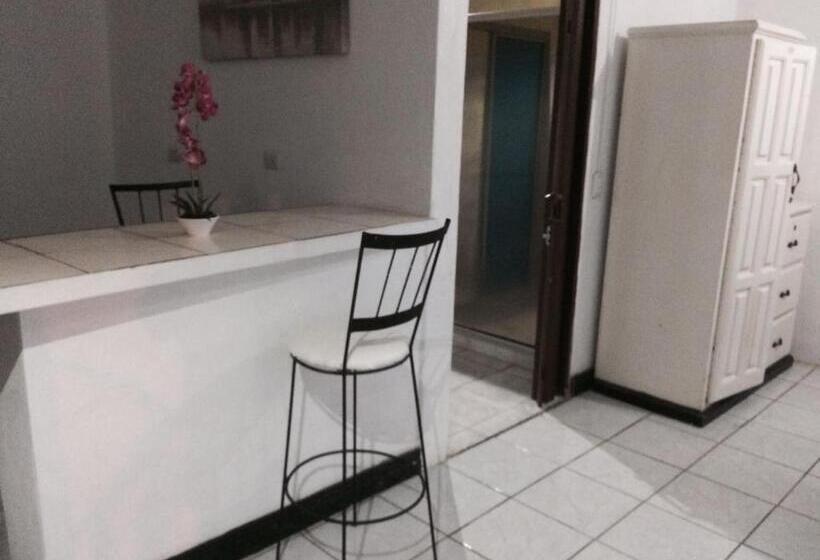 חדר משפחתי, Cabinas Cafe Del Mar