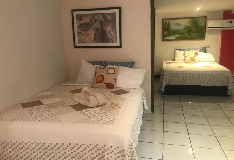 חדר משפחתי, Cabinas Cafe Del Mar